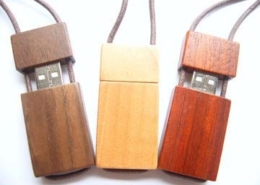 pen drive usb legno personalizzate con stampa a colori